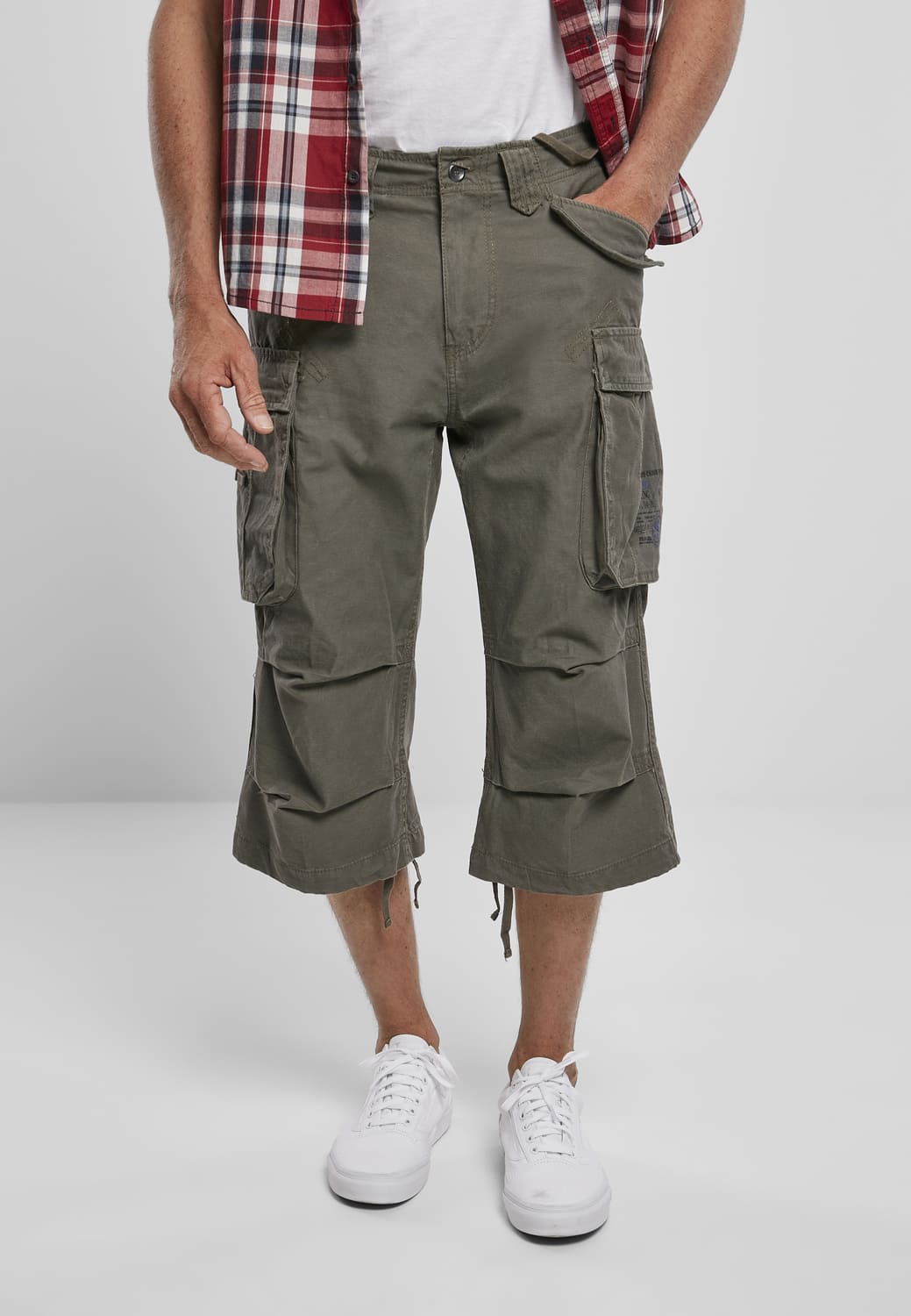 BD2003-00176-0060 Pantaloncini cargo 3/4 Industry Vintage Brandit oliva XXL