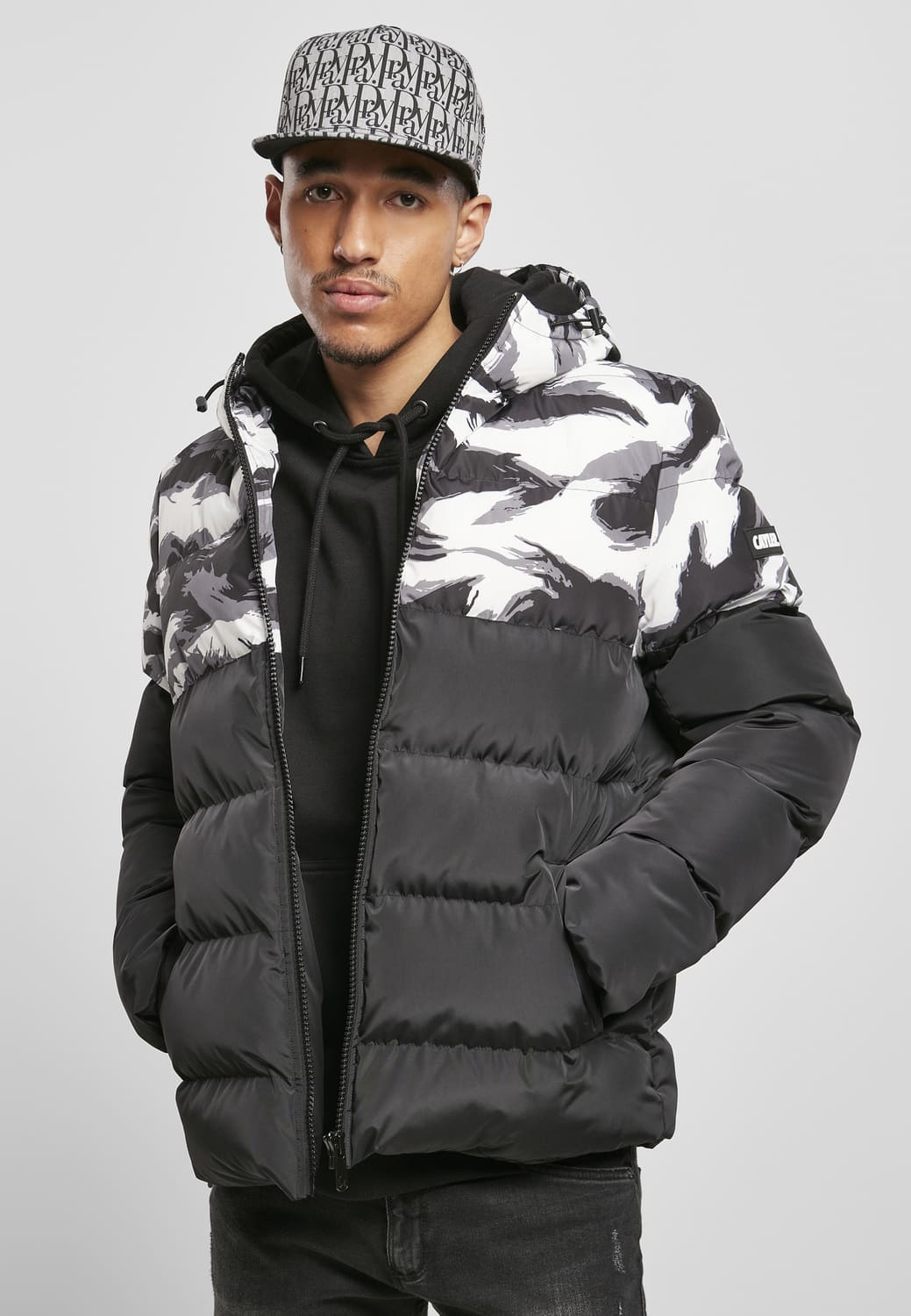 CS2730-01198-0060 Piumino Statement Brushcamo Yoke Cayler & Sons nero/grigio XXL