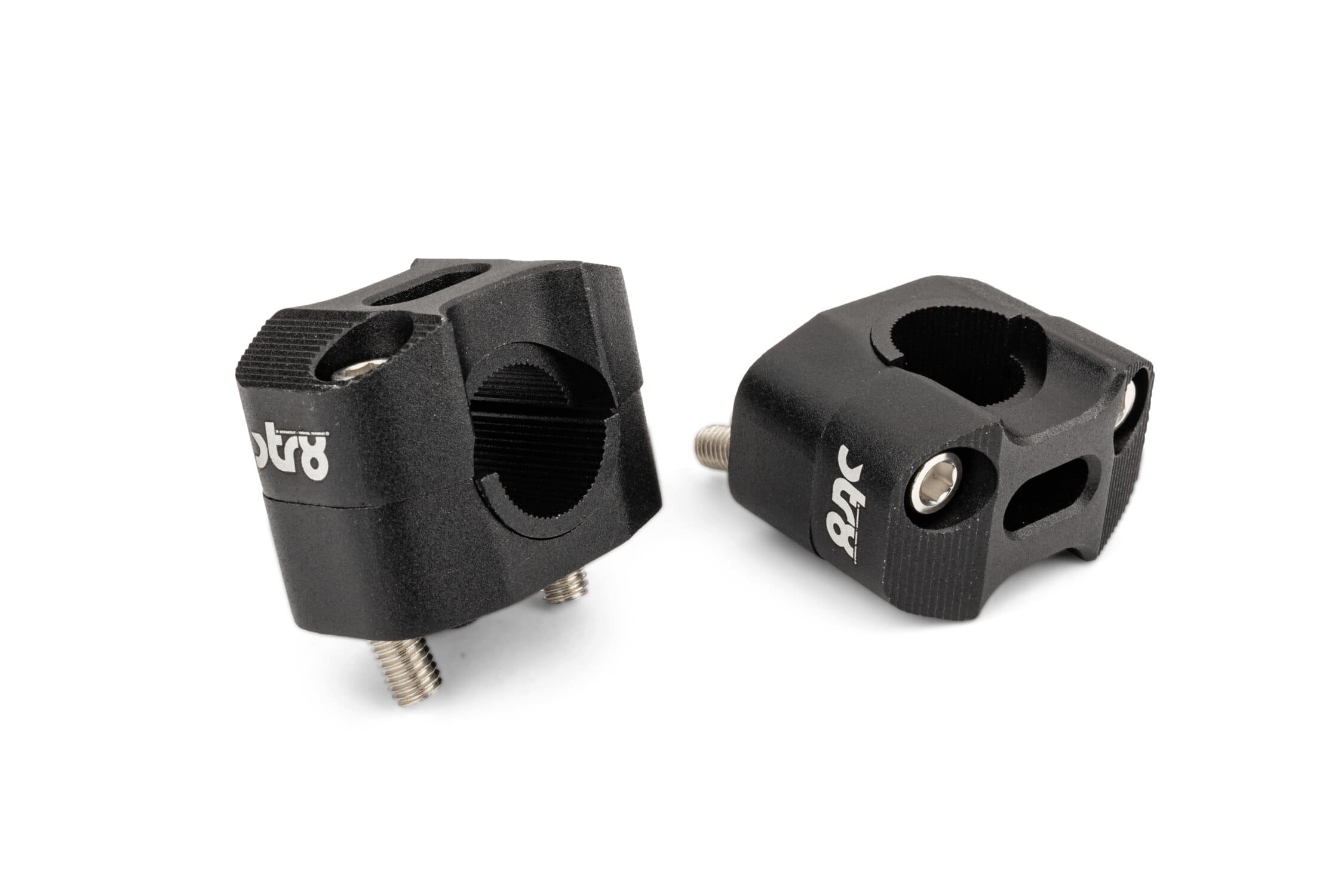 STR-009.02/BK Morsetti manubrio 22 - 28mm nero, COD: STR-009.02/BK