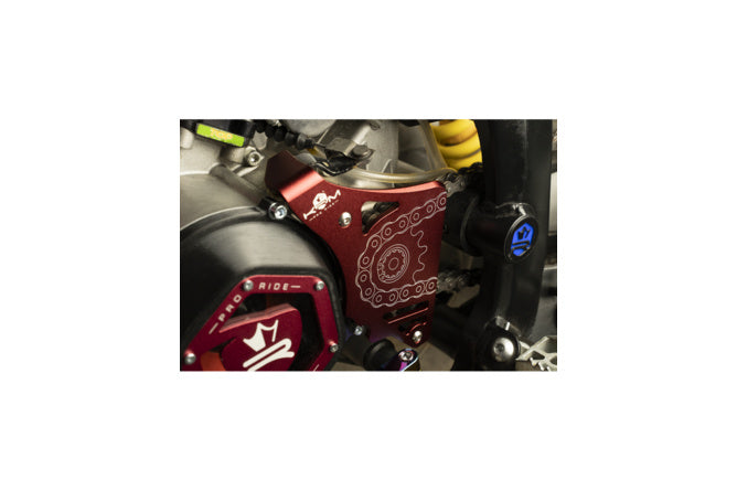 KR799F Sprocket guard with red clutch link stop