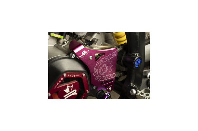 KR803F Protezione pignone con stop bielletta frizione rosa
