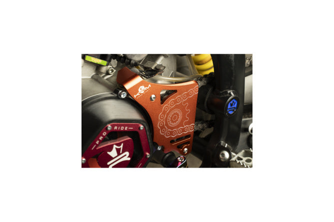 KR805F Protezione pignone con stop bielletta frizione arancione - Billaricambi SRLS