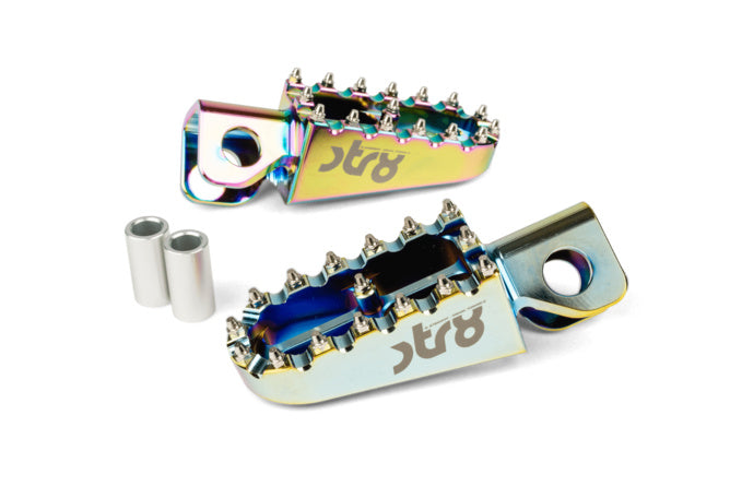 STR-220.20/NC Poggiapiedi Derbi STR8 CNC Neochrome (set)
