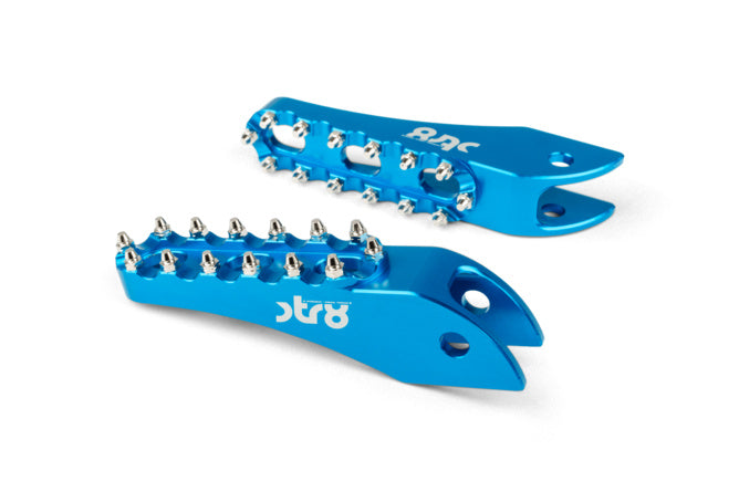 STR-220.23/BL Poggiapiedi passagero Rieju MRT STR8 CNC Blu (Set) - Billaricambi SRLS