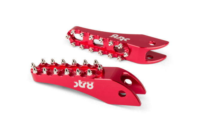 STR-220.23/RE Poggiapiedi passagero Rieju MRT STR8 CNC Rosso (Set) - Billaricambi SRLS