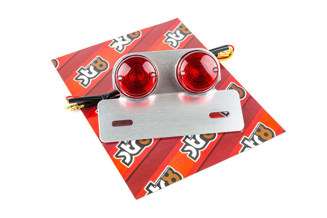 STR-542.93 Fanalino rotondo rosso con portatarga argento