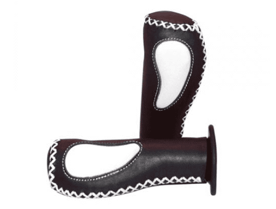 77344305a pair of one leather grips black/white