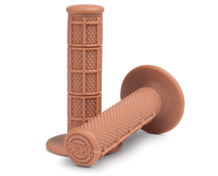 024032 1/3 waffle grips for offroad gum