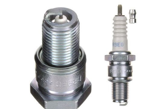 NGKBR9EG Candela NGK BR9EG (4 pezzi per scatola)