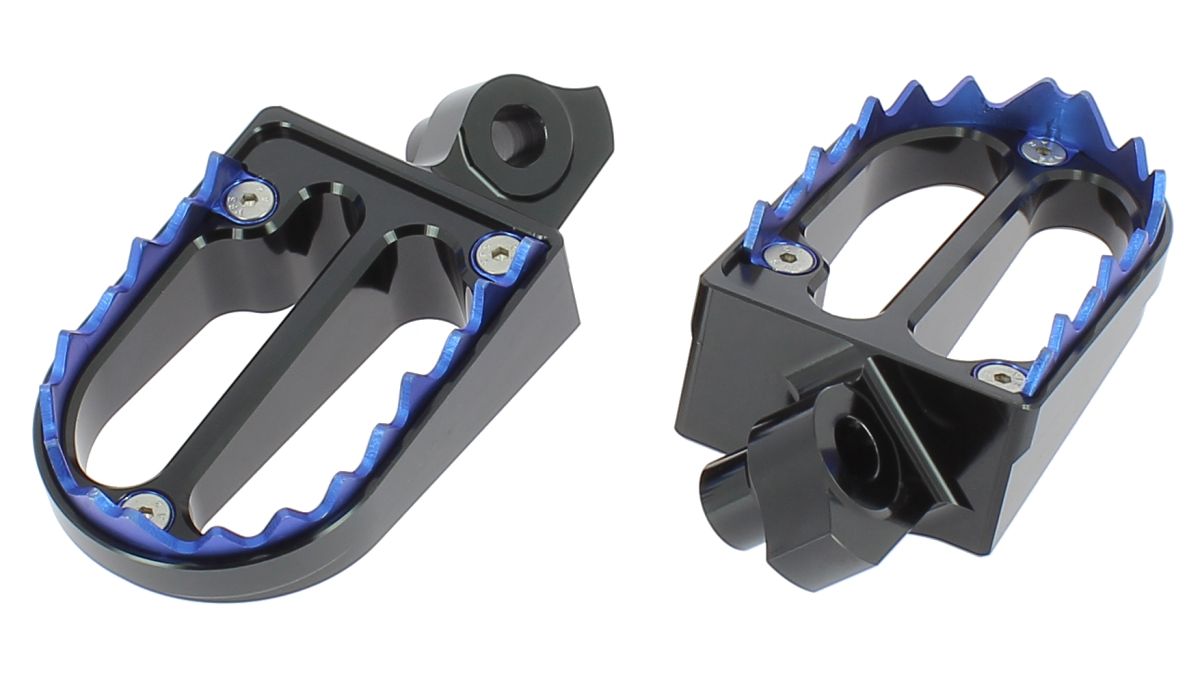 PER05N Pedane poggiapiedi in alluminio con denti in titanio - SUZUKI - Nero