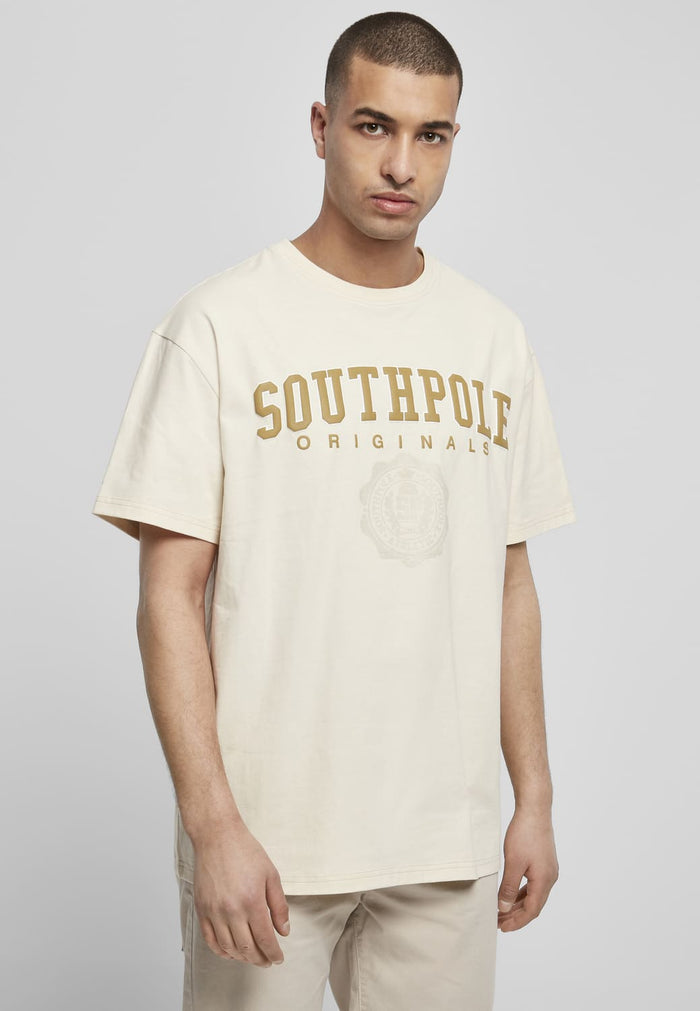 SP119-00208-0060 T-shirt College Script Southpole sand XXL