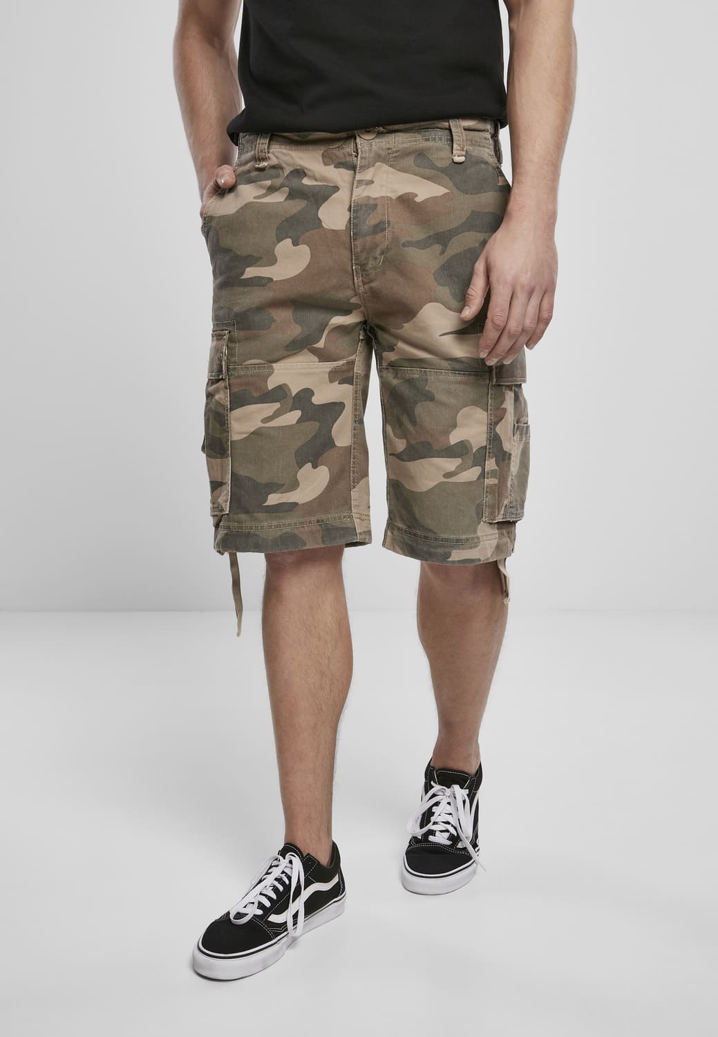 BD2002-02633-0231 Vintage Brandit light woodland cargo shorts 7XL