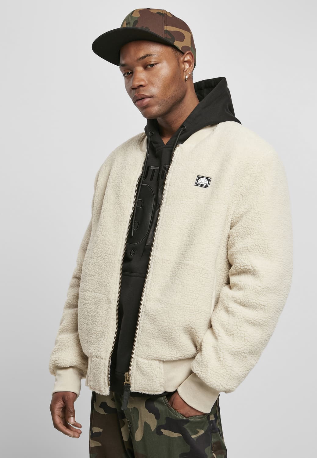 SP042-00208-0060 Sherpa Bomber Southpole sand XXL