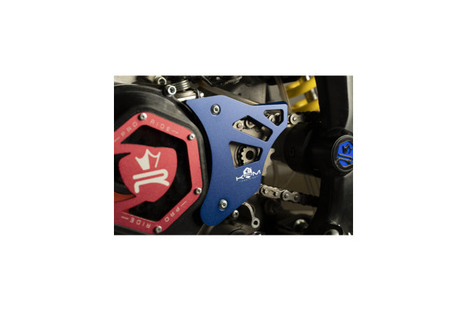 KR830F Protezione pignone KRM Derbi blu scuro - Billaricambi SRLS
