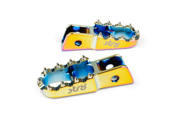 STR-220.21/NC Poggiapiedi passeggero Derbi STR8 CNC Neochrome (set)