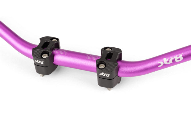 STR-003.63/PUBK Manubrio + morsetti 28mm Str8 viola / nero