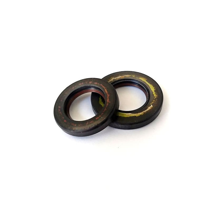 Paraolio 18x30x5mm + paraolio 20x35x5mm.