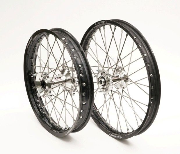 RX2400131 Ruota REX Anteriore 21" x 1,60 FANTIC YAMAHA - Cerchio nero - Mozzo argento